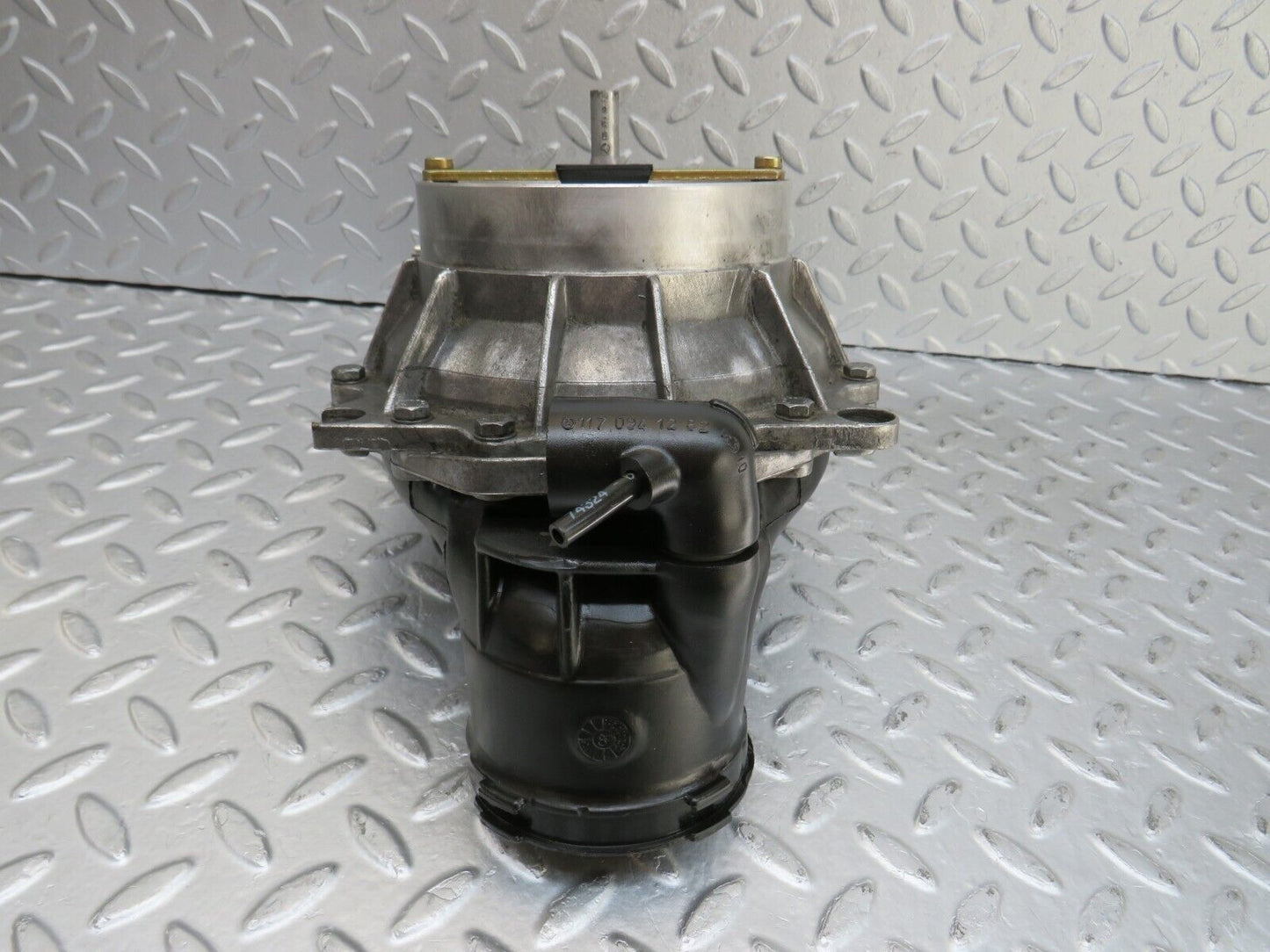 36269 Mercedes-Benz W126 420SE Air Flow Mass Meter Sensor Bosch 0438121037 1161400618