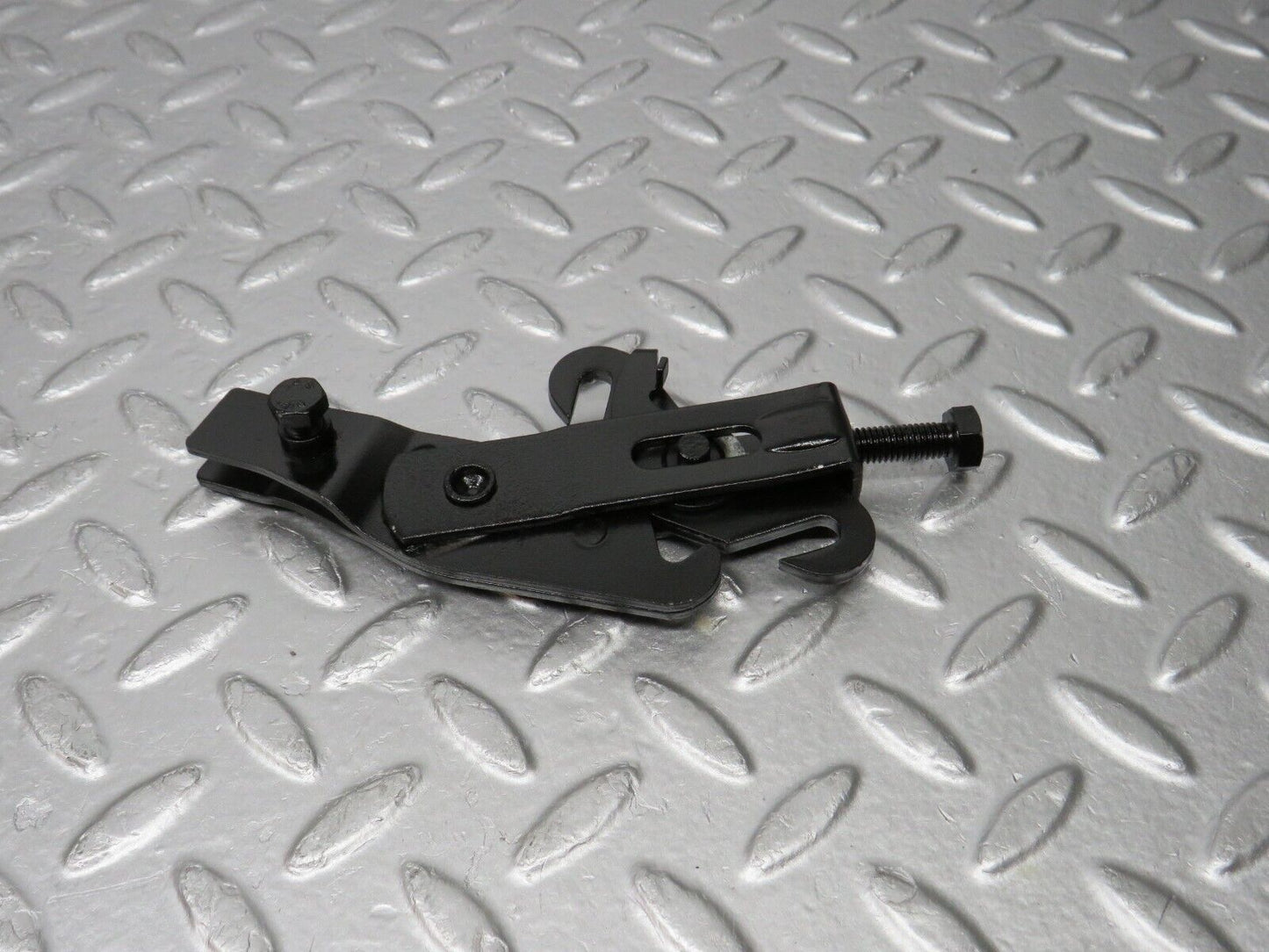 30905 Mercedes-Benz W201 190E 2.0L Handbrake Adjusting Handbrake Regulator