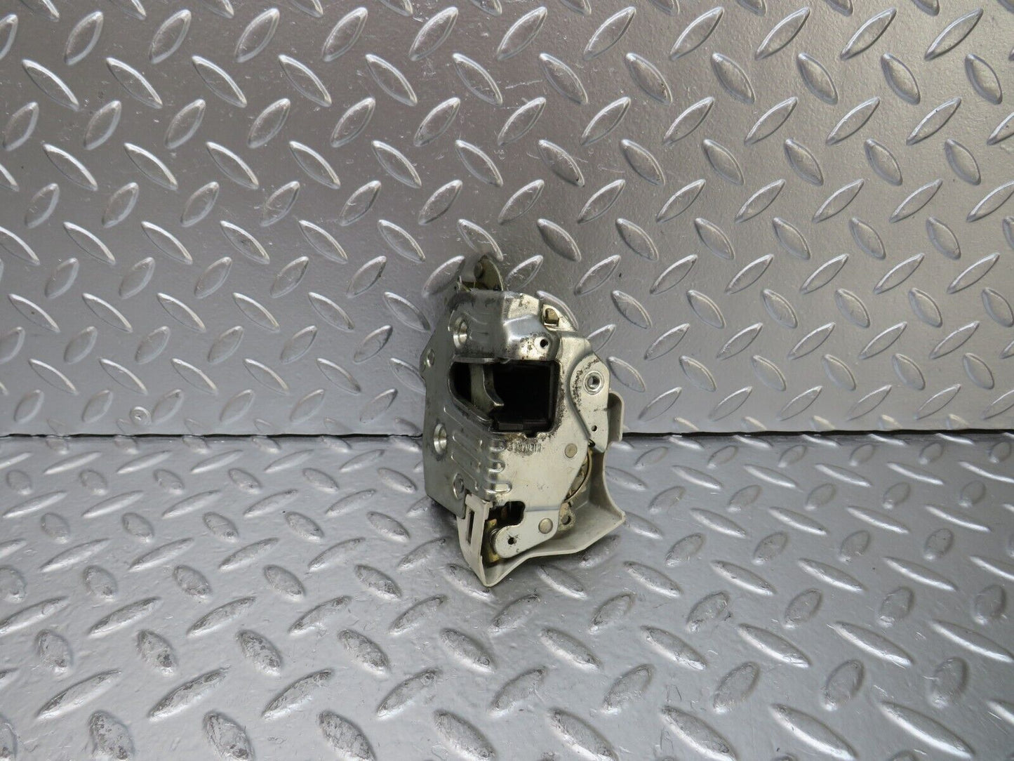 25213 Mercedes-Benz W201 190D Rear Right Door Lock Mechanism