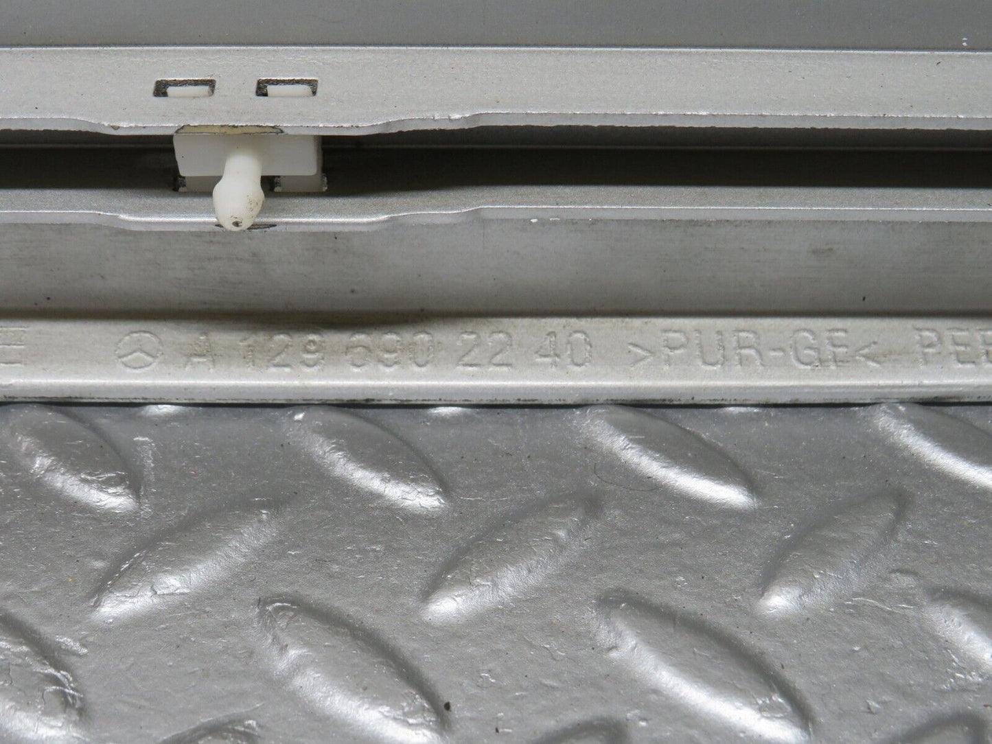 39381 Mercedes-Benz R129 320SL Coupe Right Door Lower Moulding Trim 1296902240