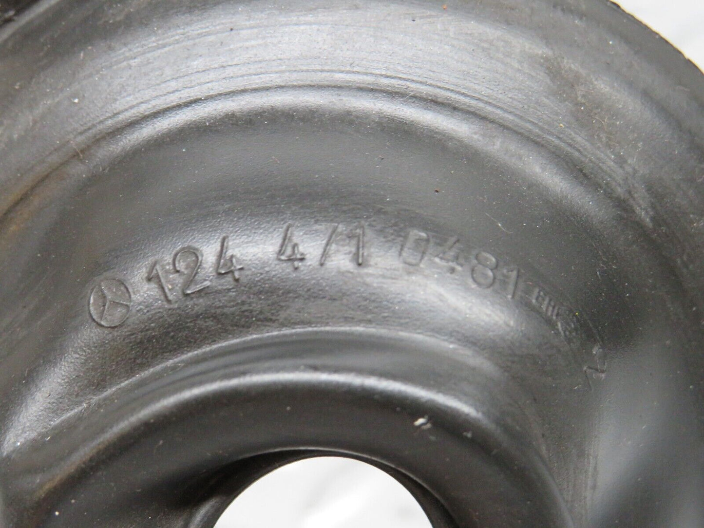 29460 Mercedes-Benz W124 230E Fuel Tank Rubber Seal 1244710481