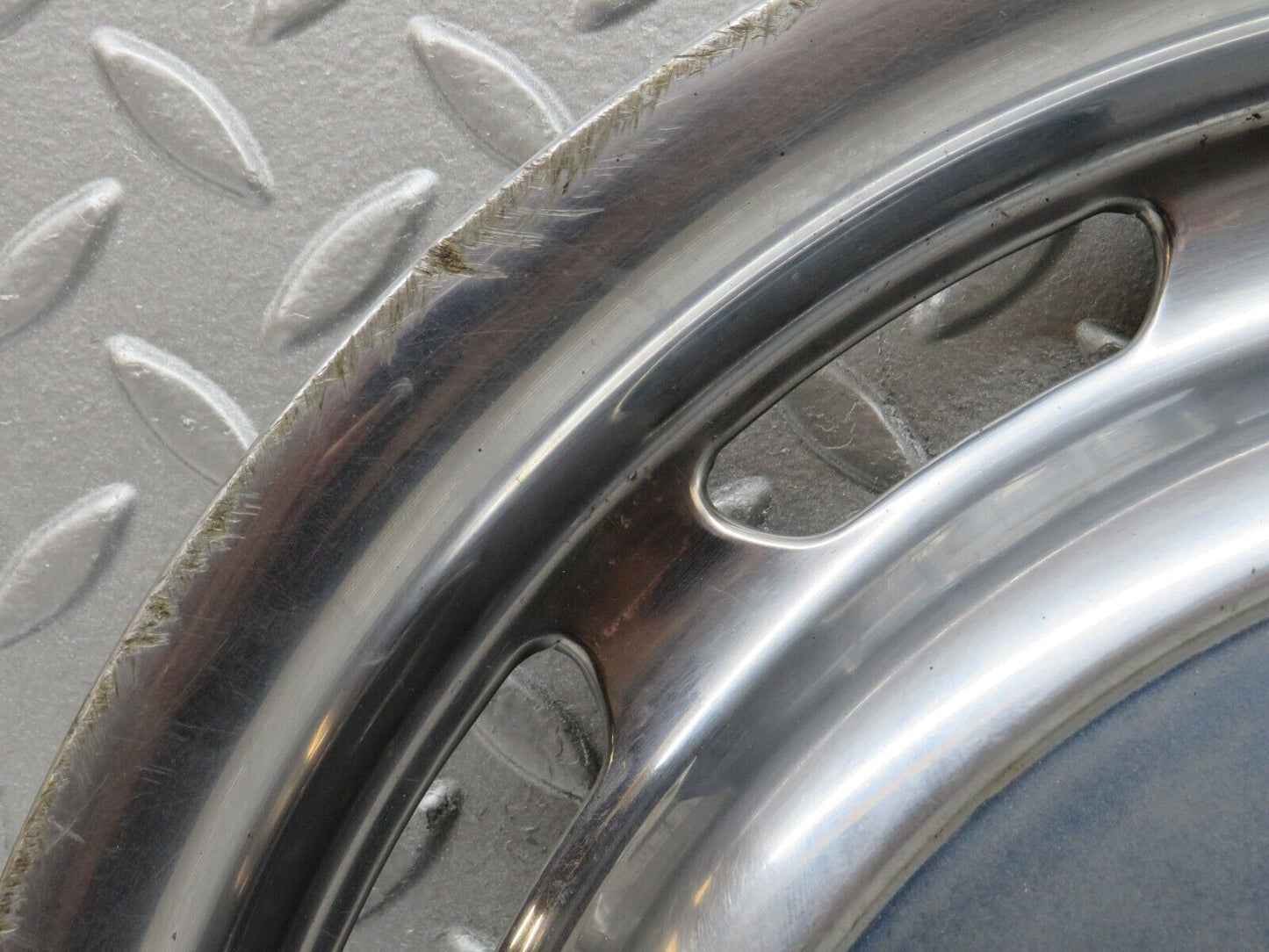 37467 Mercedes-Benz W109 300SEL Wheel Hub Cap 14"