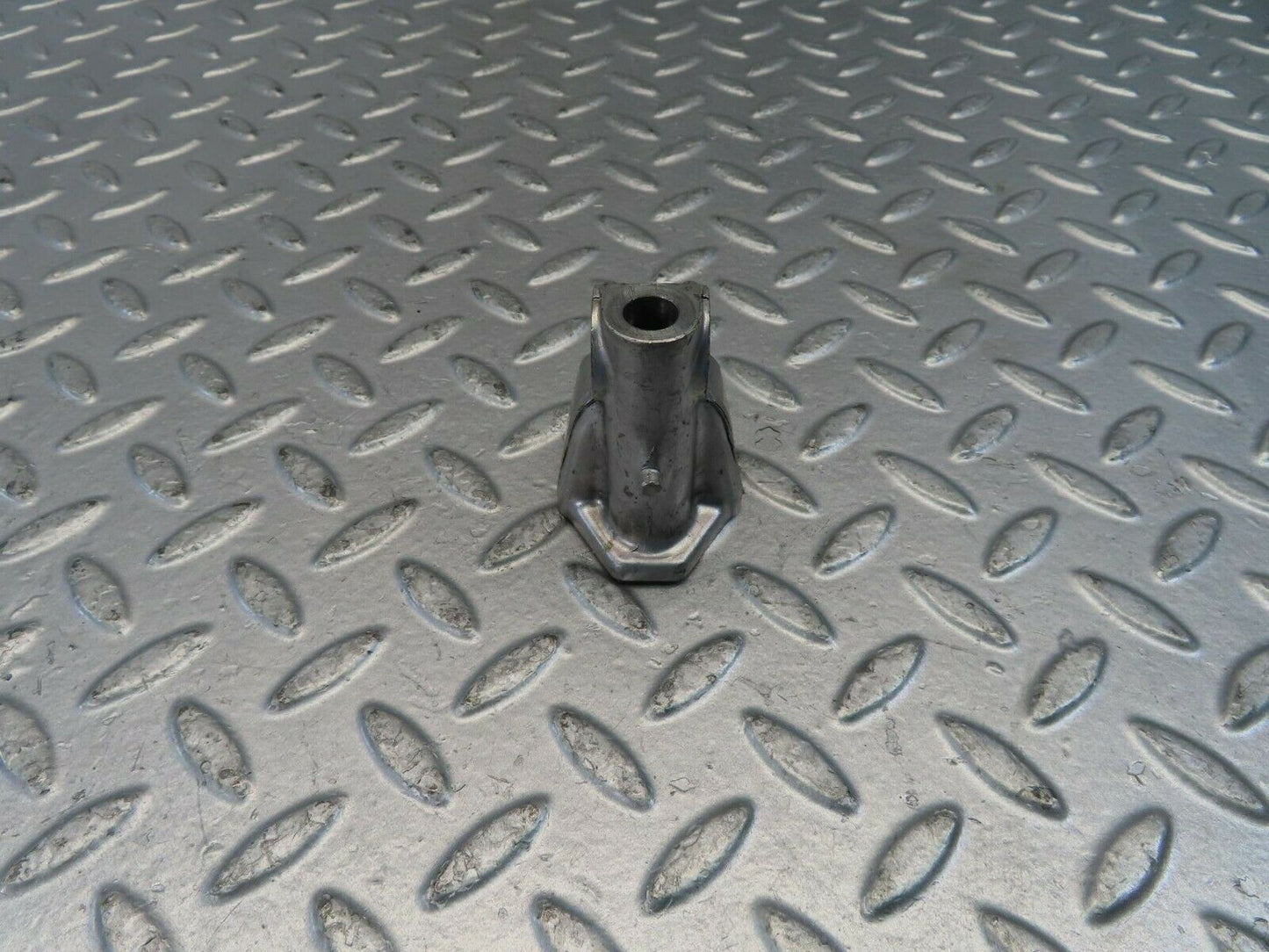 10969 Mercedes-Benz W115 220D Rocker Arm Support 6150550110