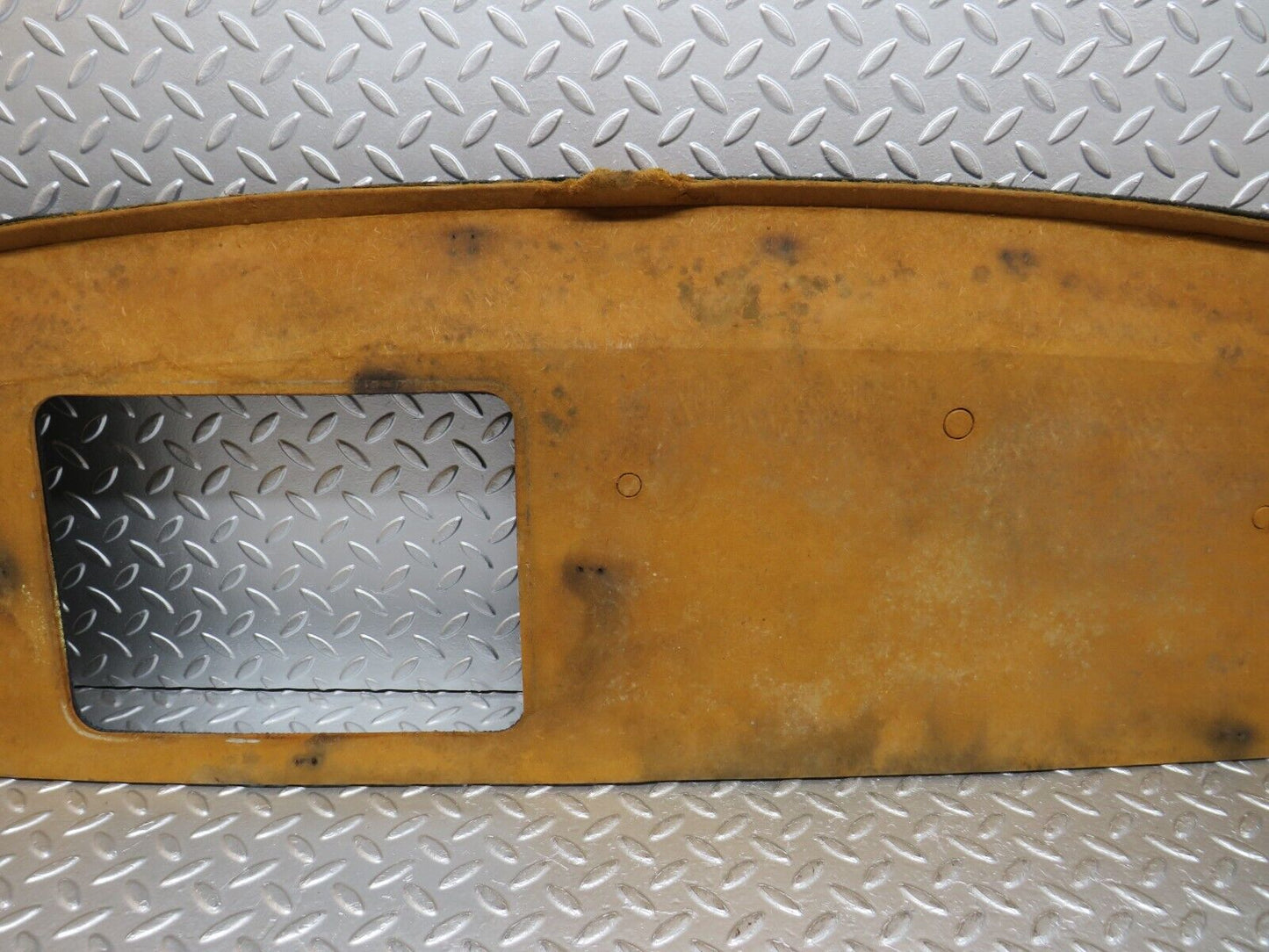 31050 Mercedes-Benz W123 200D Parcel Shelf