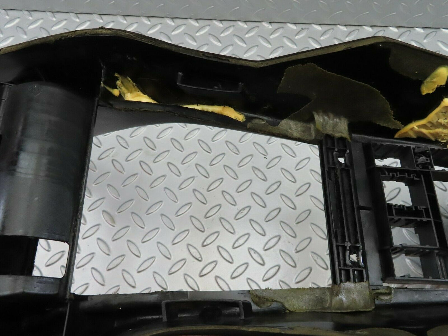 6456 Mercedes-Benz S124 E220 Wagon Centre Console Black