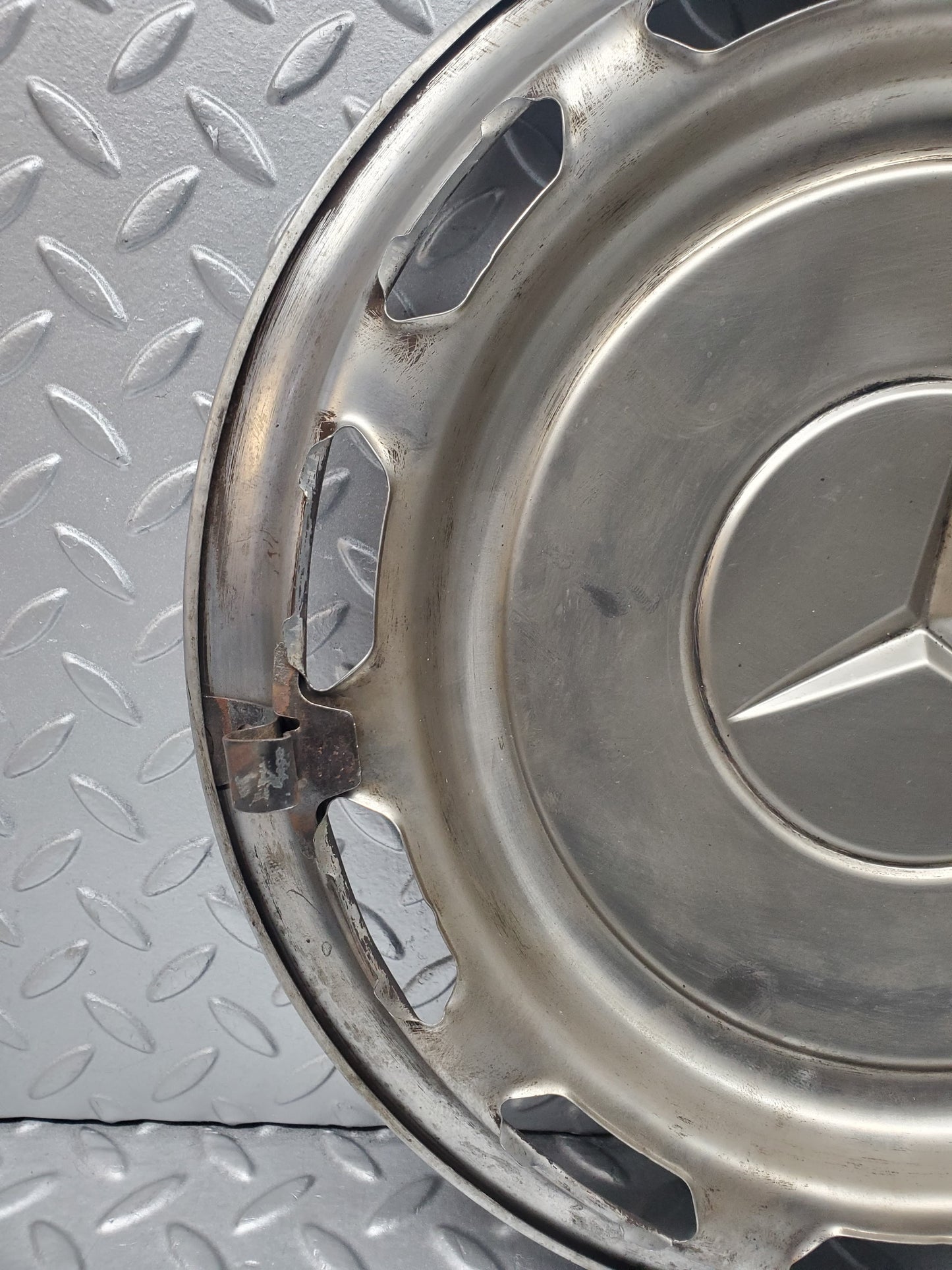 28406 Mercedes-Benz S123 240D Wagon Wheel Trim Hub Cap 14"