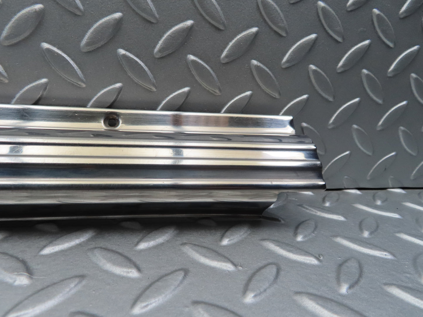 39867 Mercedes-Benz C107 350SLC Coupe Left Door Sill Chrome