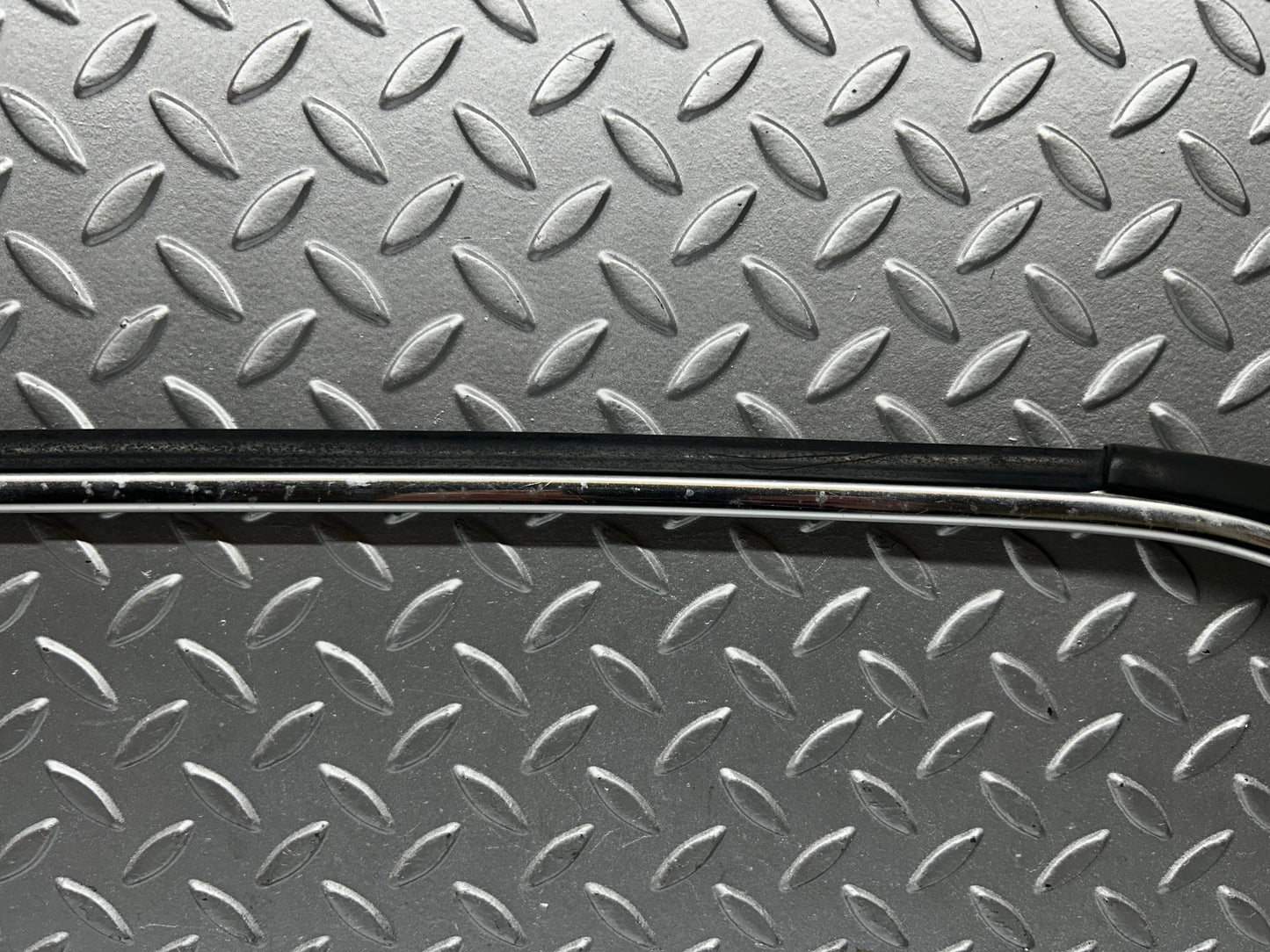 7811 Mercedes-Benz S123 230TE Wagon Roof Chrome Trim Right Side