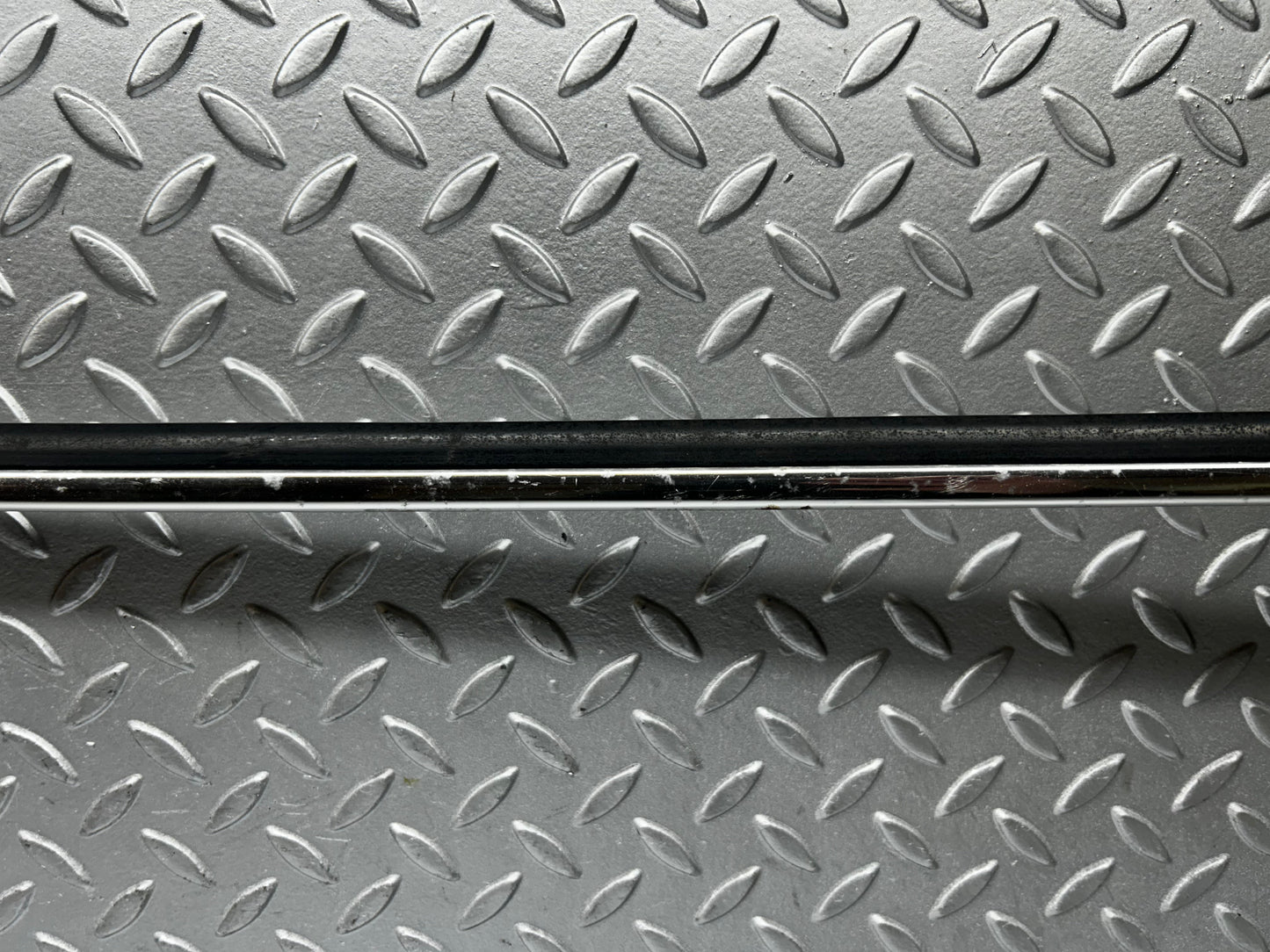7811 Mercedes-Benz S123 230TE Wagon Roof Chrome Trim Right Side