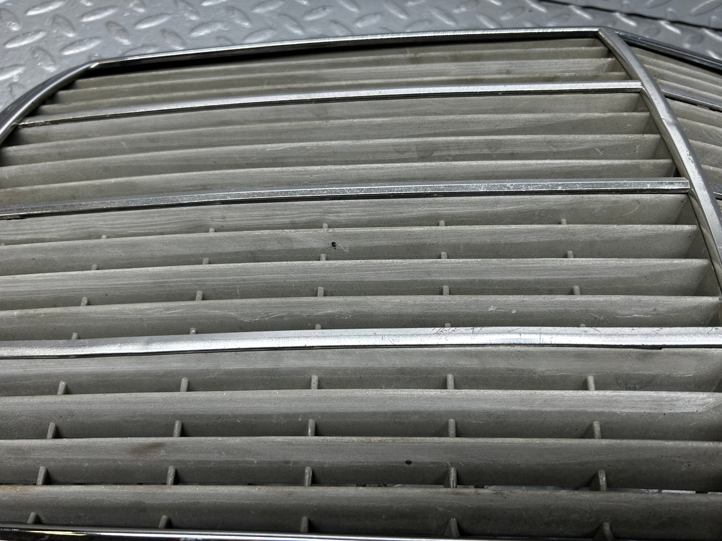 28420 Mercedes-Benz S123 240D Wagon Bonnet Grill Chrome 1238880923
