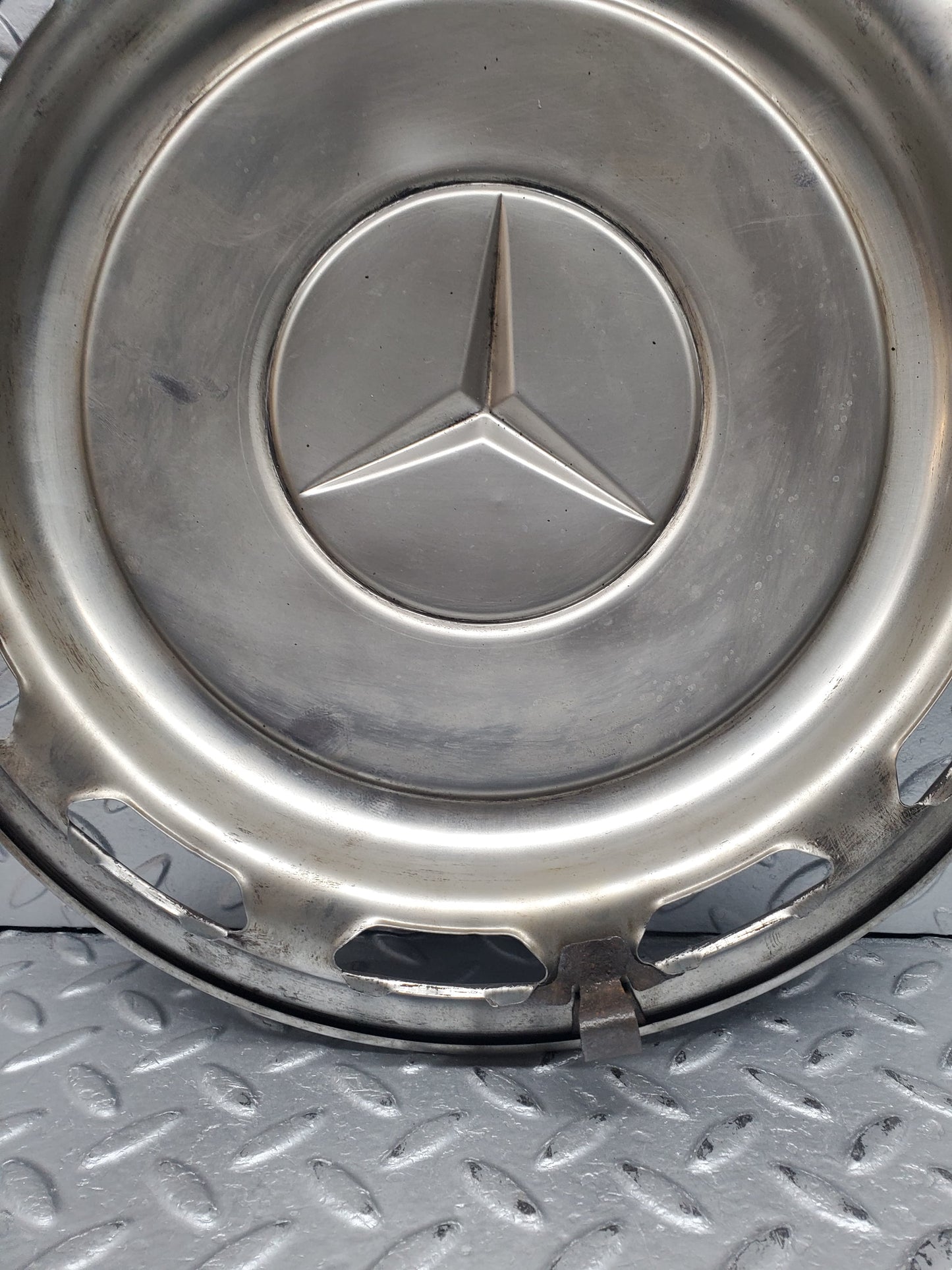 28406 Mercedes-Benz S123 240D Wagon Wheel Trim Hub Cap 14"