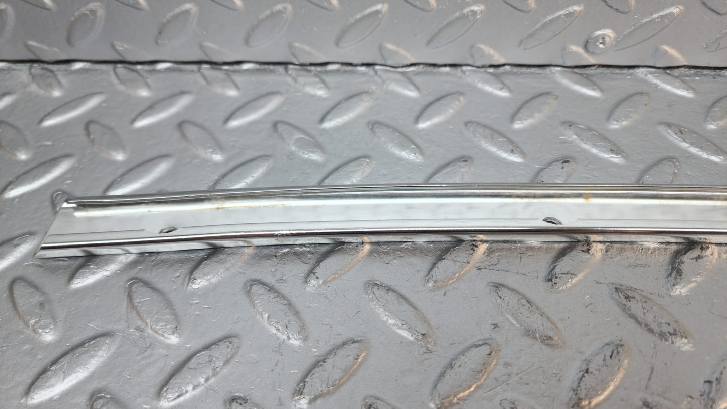 40146 Mercedes-Benz R107 350SL Hardtop B Pillar Chrome Trim Right Side