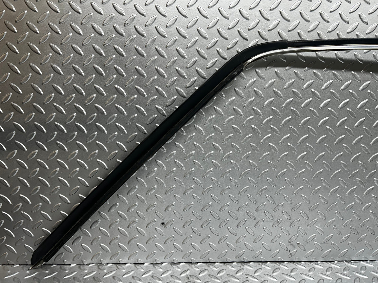 7811 Mercedes-Benz S123 230TE Wagon Roof Chrome Trim Right Side