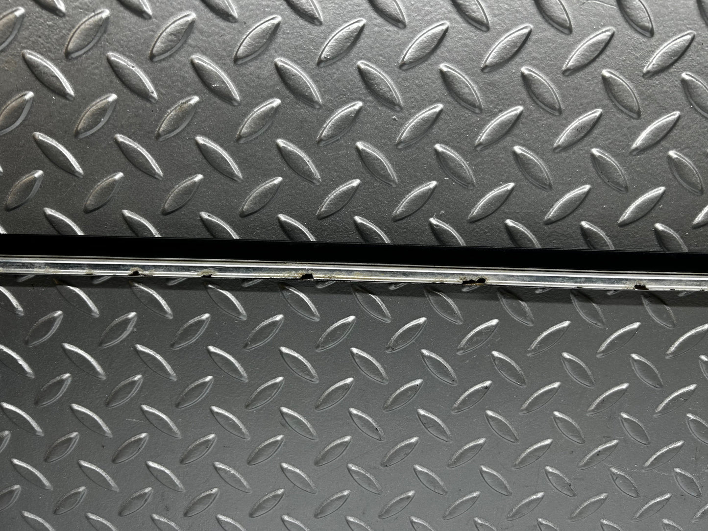 7811 Mercedes-Benz S123 230TE Wagon Roof Chrome Trim Right Side