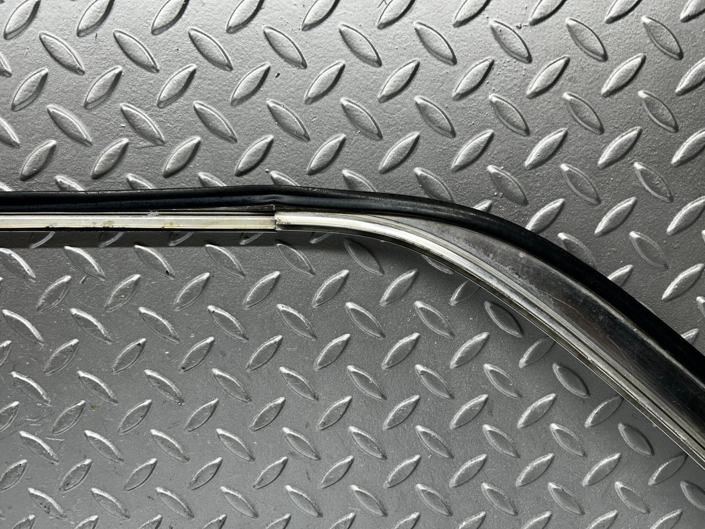 7811 Mercedes-Benz S123 230TE Wagon Roof Chrome Trim Right Side