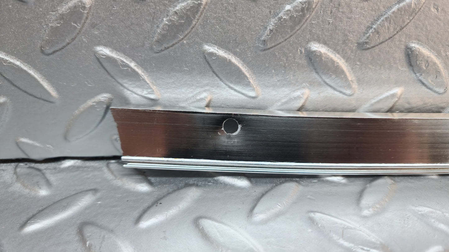40146 Mercedes-Benz R107 350SL Hardtop B Pillar Chrome Trim Right Side