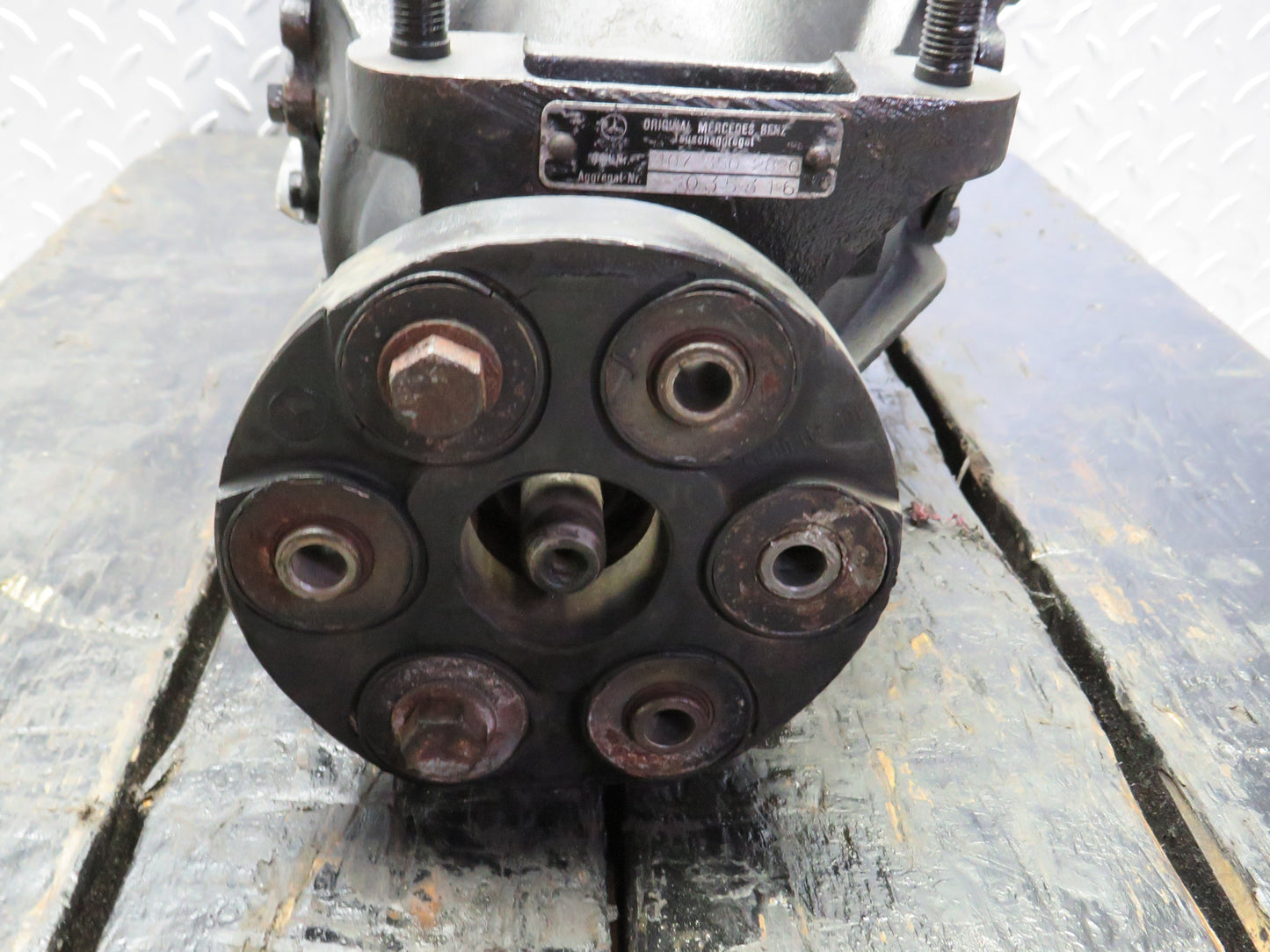 1449 Mercedes-Benz C107 350SLC Coupe Coupe Rear Differential  Ratio 3.46 1073502820 1163510401