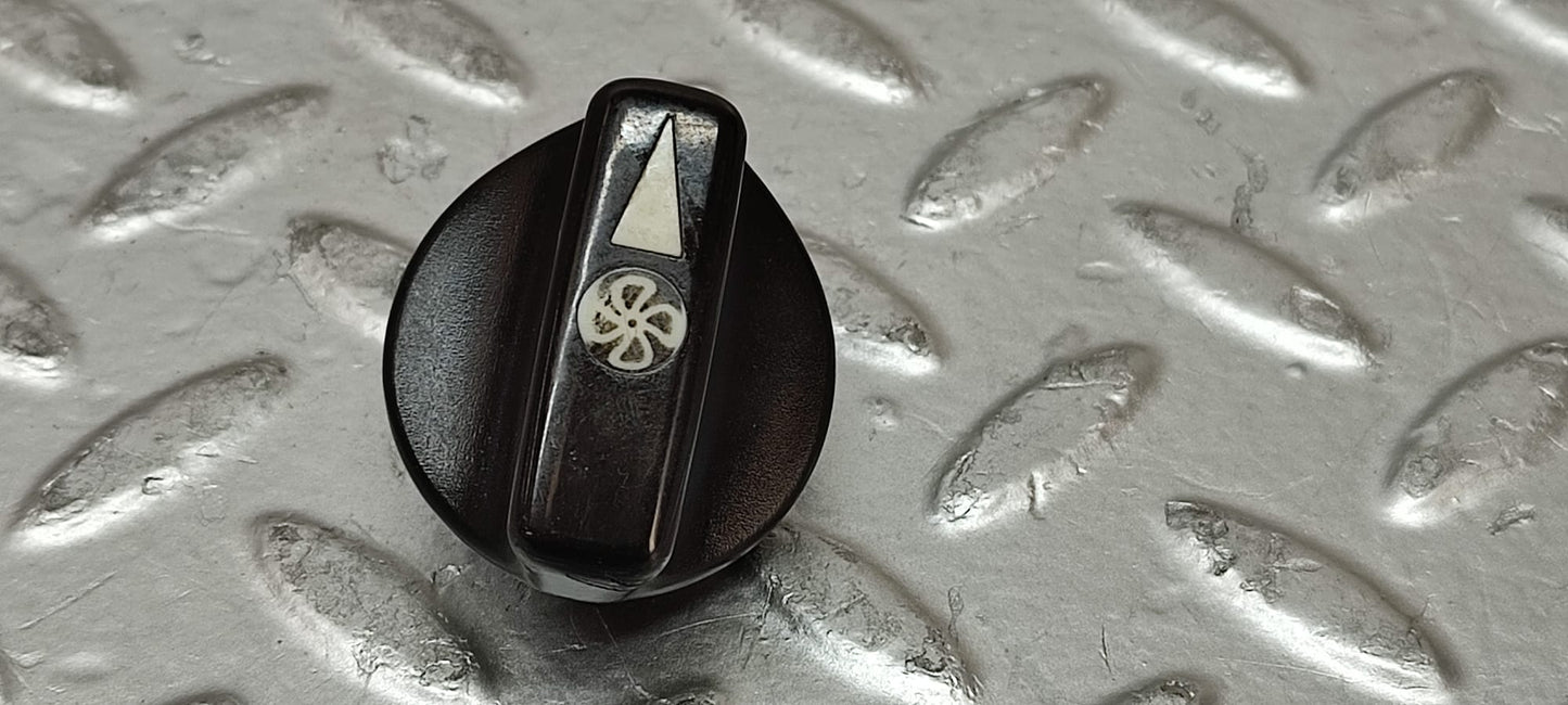 26904 Mercedes-Benz W123 240D Heater Control Knob Set