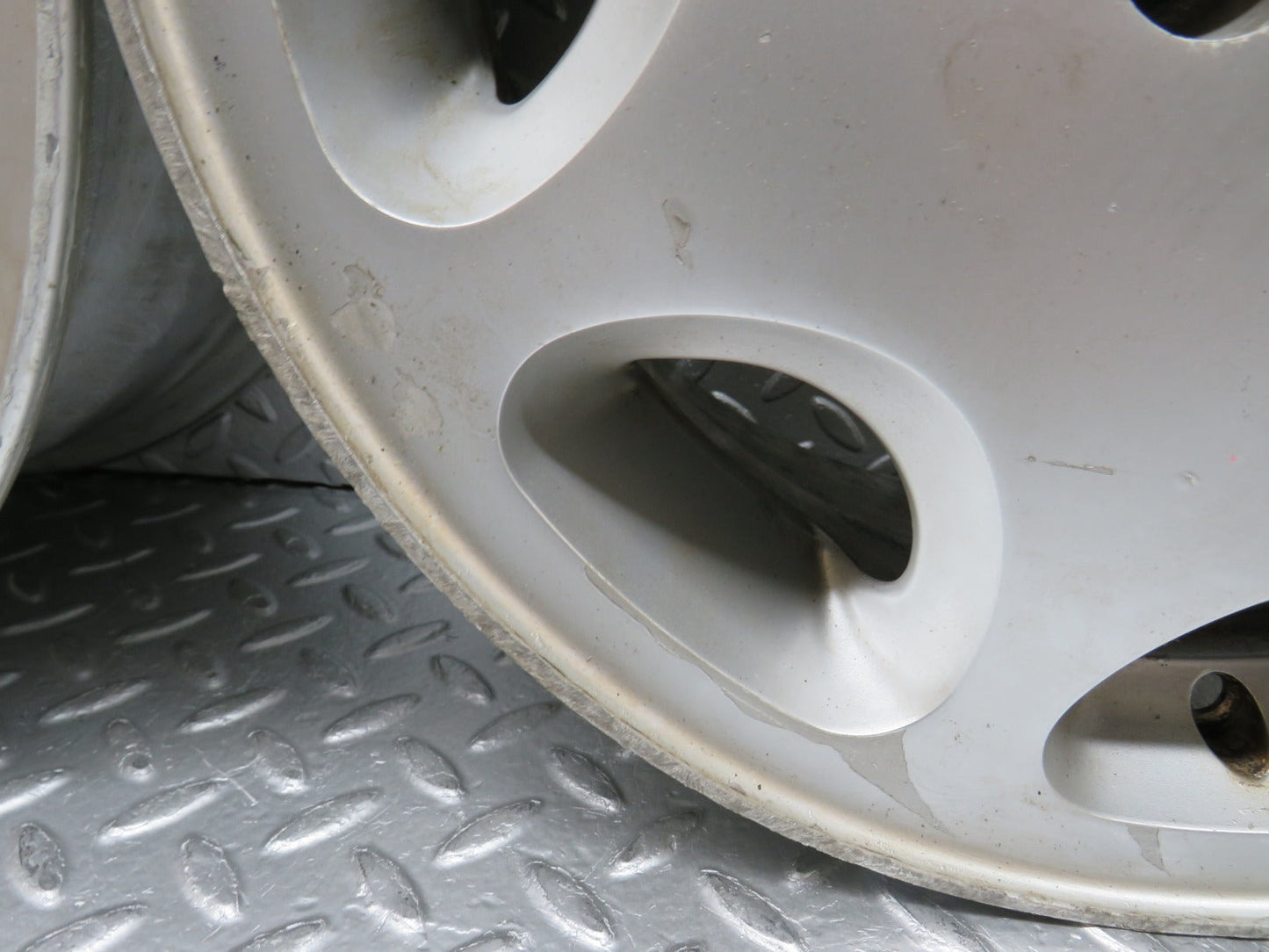 27468 Mercedes-Benz Alloy Wheel Set 6.5Jx15H2 ET44 1244011802 1244011202