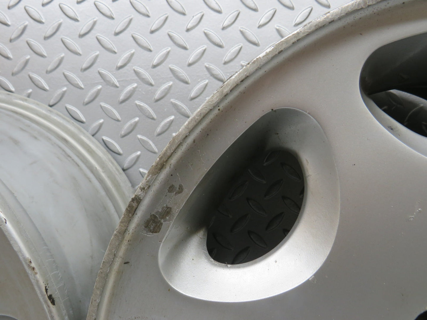 27468 Mercedes-Benz Alloy Wheel Set 6.5Jx15H2 ET44 1244011802 1244011202