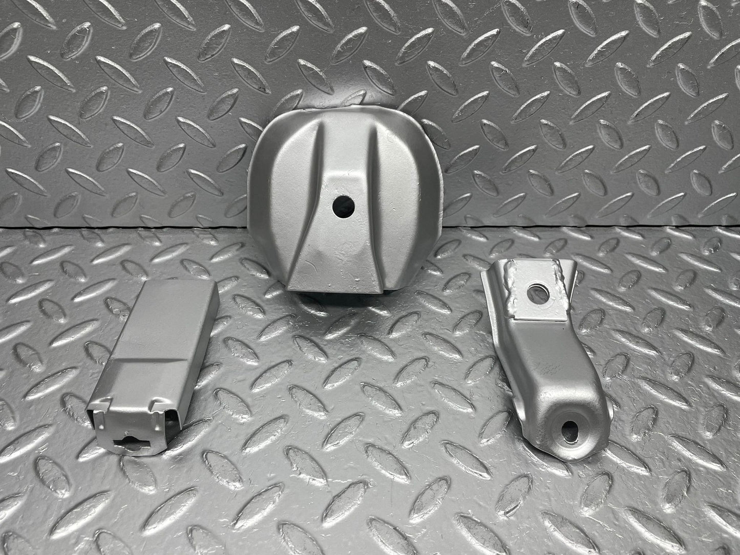 20538 Mercedes-Benz R107 450SL Coupe Engine Mount Bracket Heat Shield Left