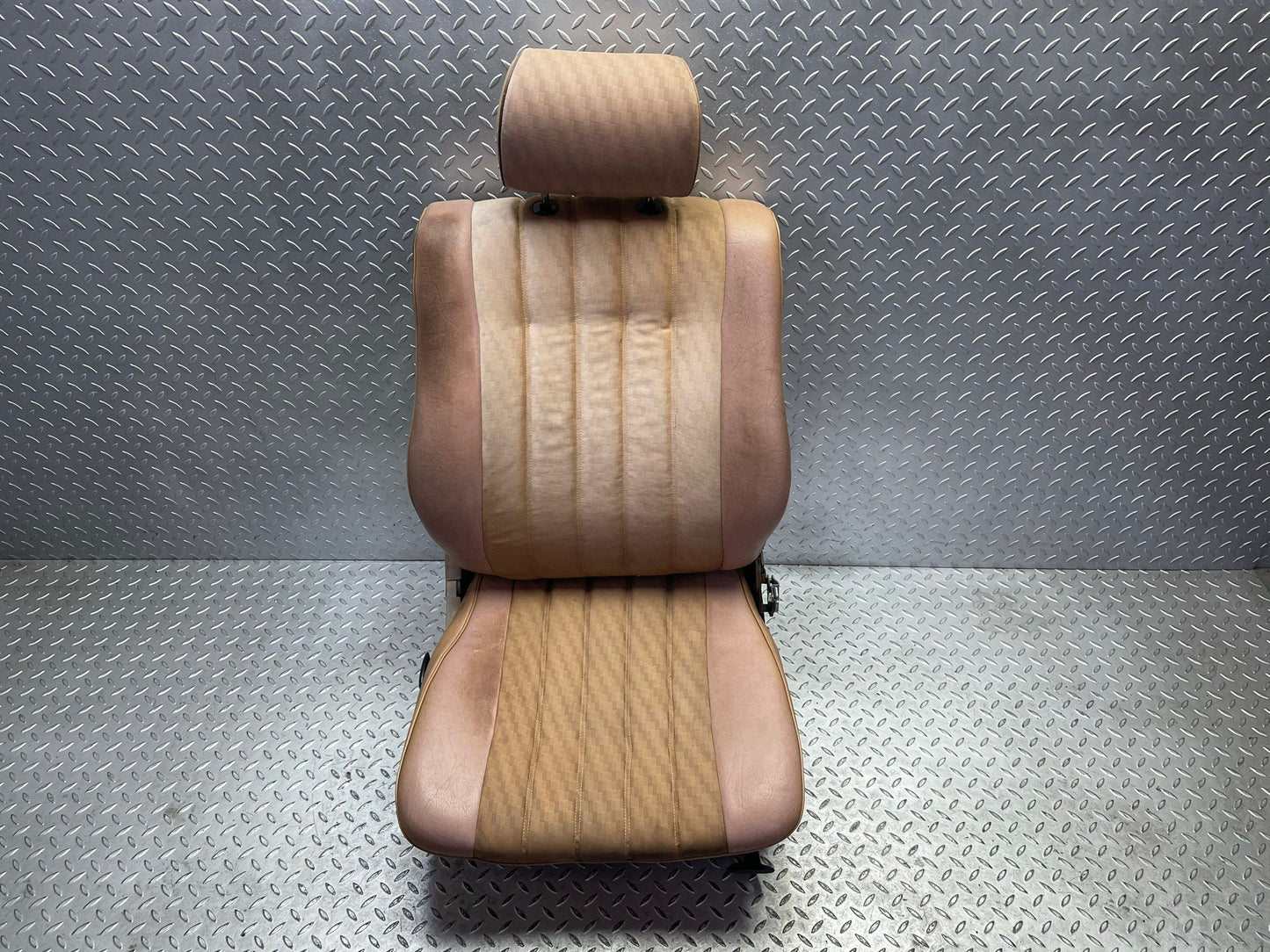 10665 Mercedes-Benz C123 230CE Coupe Front Right Seat Driver Seat