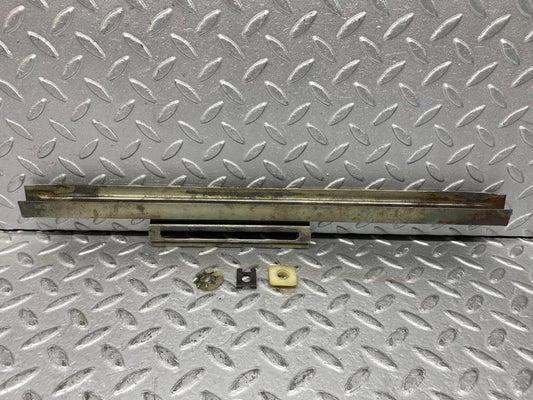 37421 Mercedes-Benz W109 300SEL Front Right Door Glass Holder