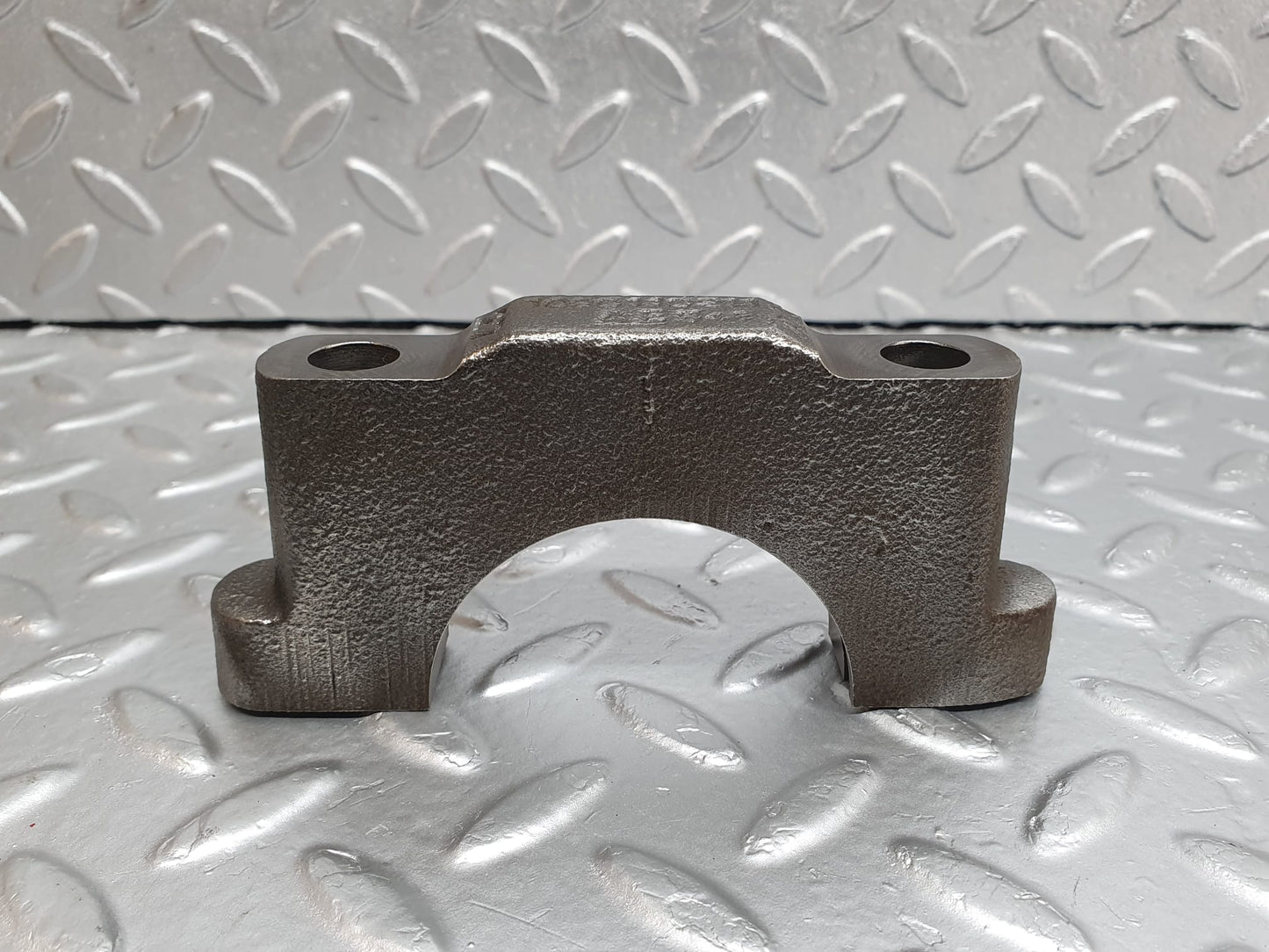 4793 Mercedes-Benz W114 280CE Coupe Crankshaft Bearing Holder Block 1080110211