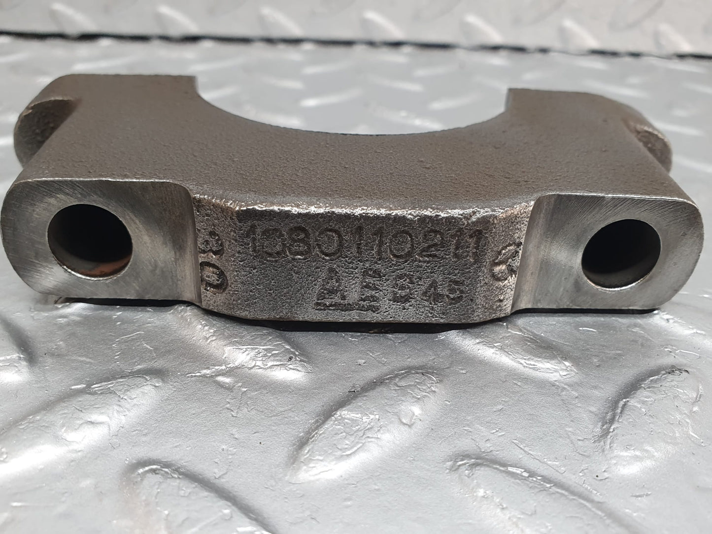 4795 Mercedes-Benz W114 280CE Coupe Crankshaft Bearing Holder Block 1080110211