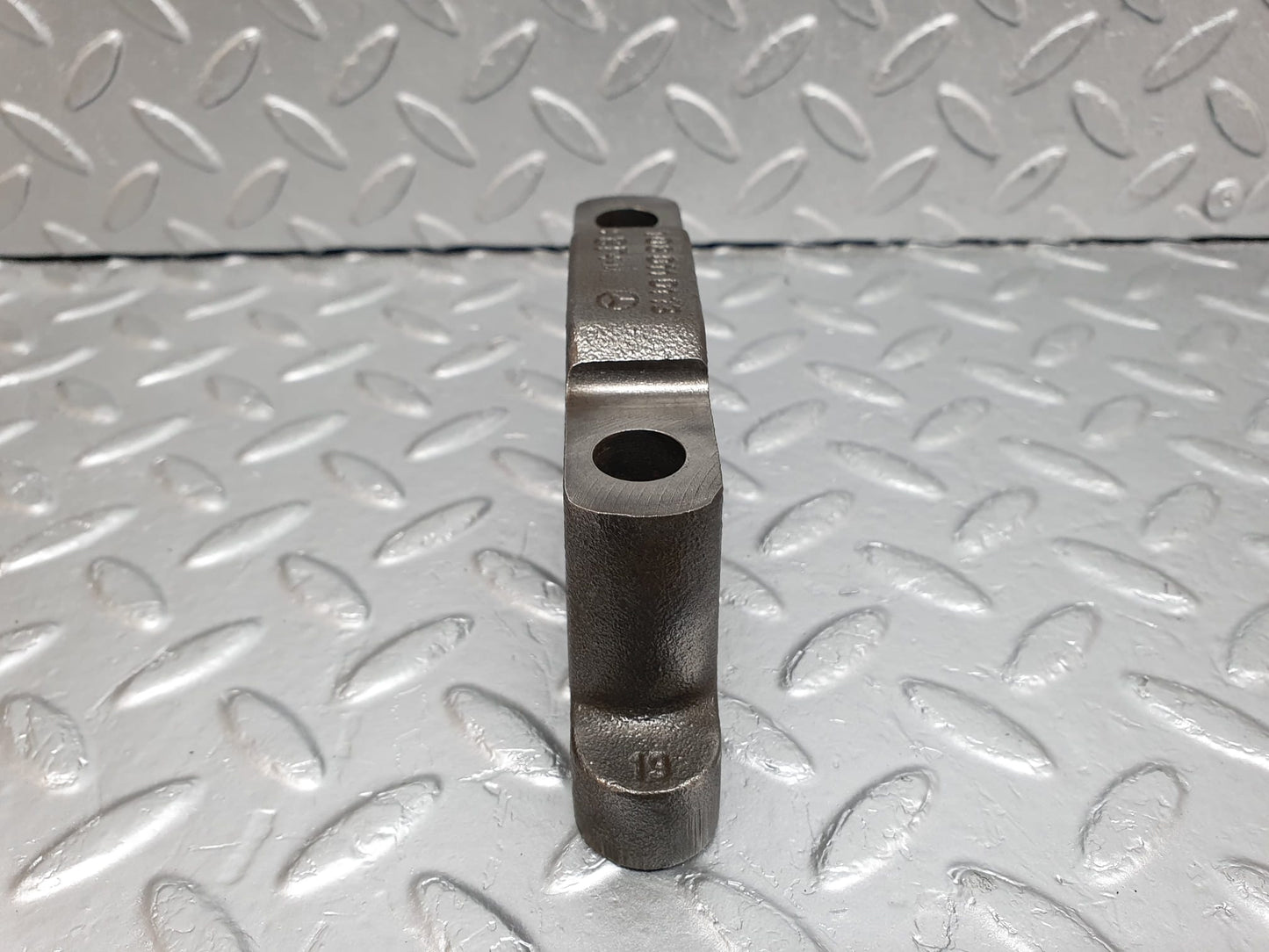 4796 Mercedes-Benz W114 280CE Coupe Crankshaft Bearing Holder Block 1080110113