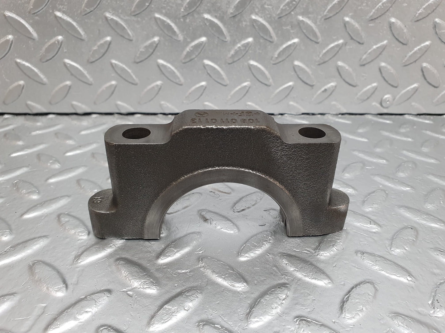 4797 Mercedes-Benz W114 280CE Coupe Crankshaft Bearing Holder Block 1080110211