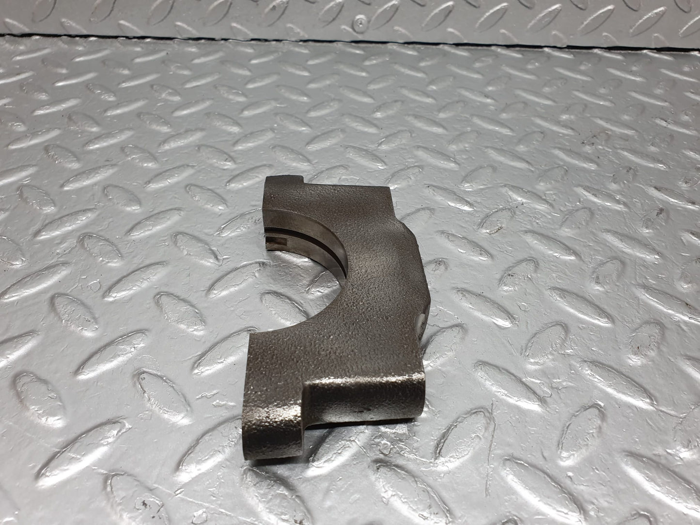 4798 Mercedes-Benz W114 280CE Coupe Crankshaft Bearing Holder Block 1080110211