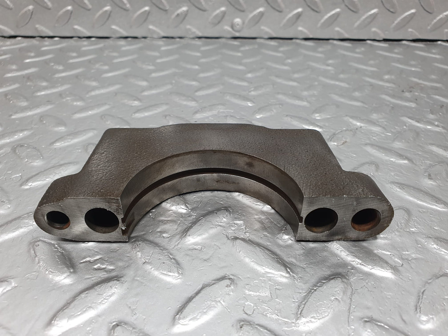 4798 Mercedes-Benz W114 280CE Coupe Crankshaft Bearing Holder Block 1080110211