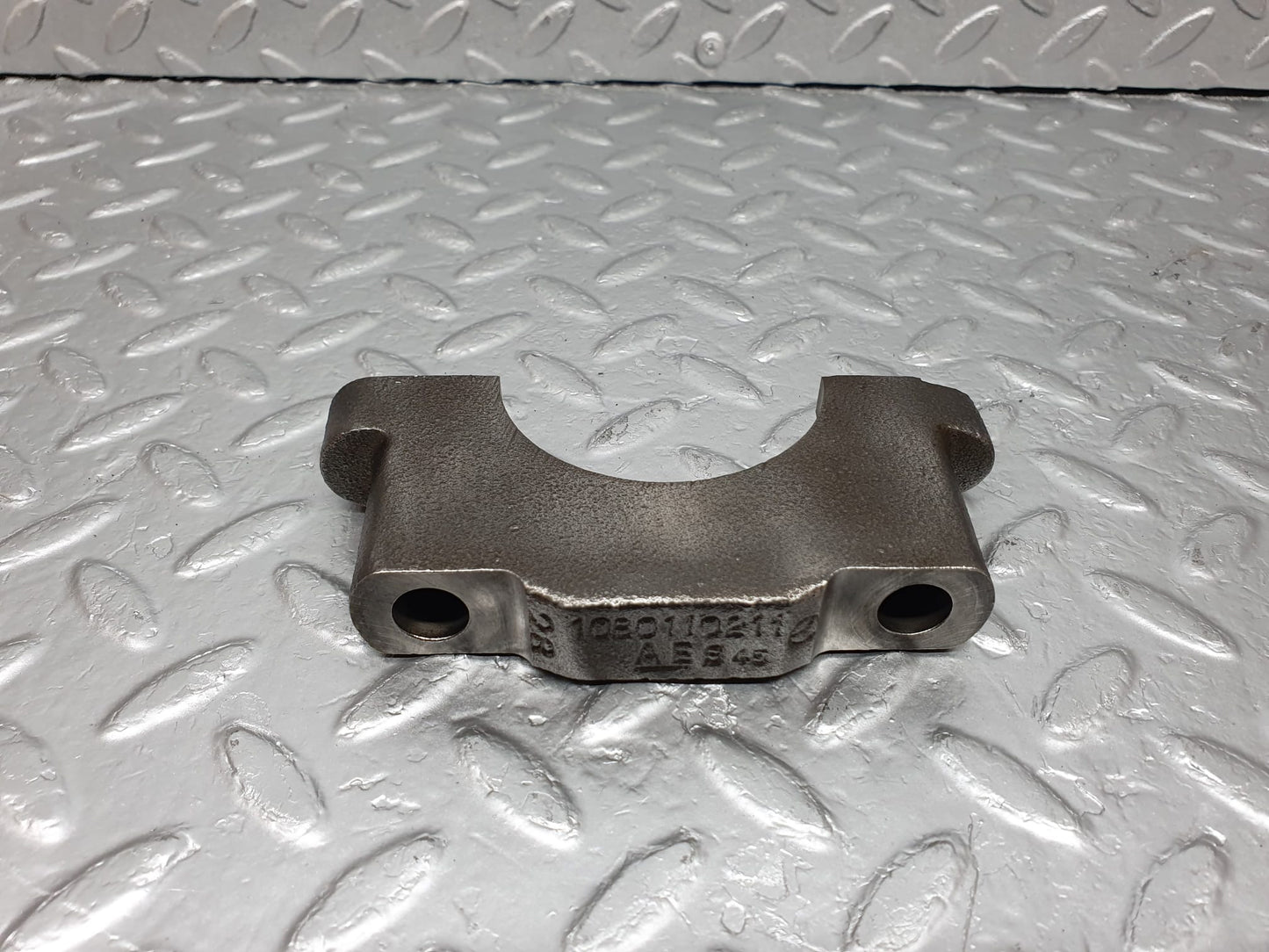 4798 Mercedes-Benz W114 280CE Coupe Crankshaft Bearing Holder Block 1080110211