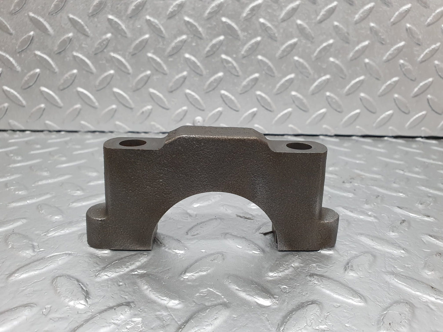4799 Mercedes-Benz W114 280CE Coupe Crankshaft Bearing Holder Block 1080110211