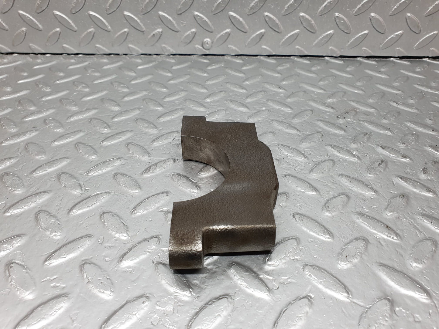 4799 Mercedes-Benz W114 280CE Coupe Crankshaft Bearing Holder Block 1080110211