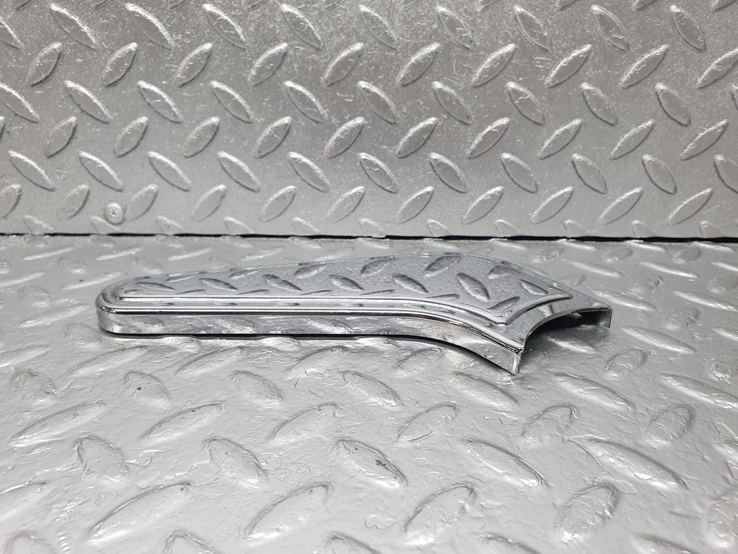 43088 Mercedes-Benz W108 280SE Seat Hinge Chrome Cover Right 1089130828