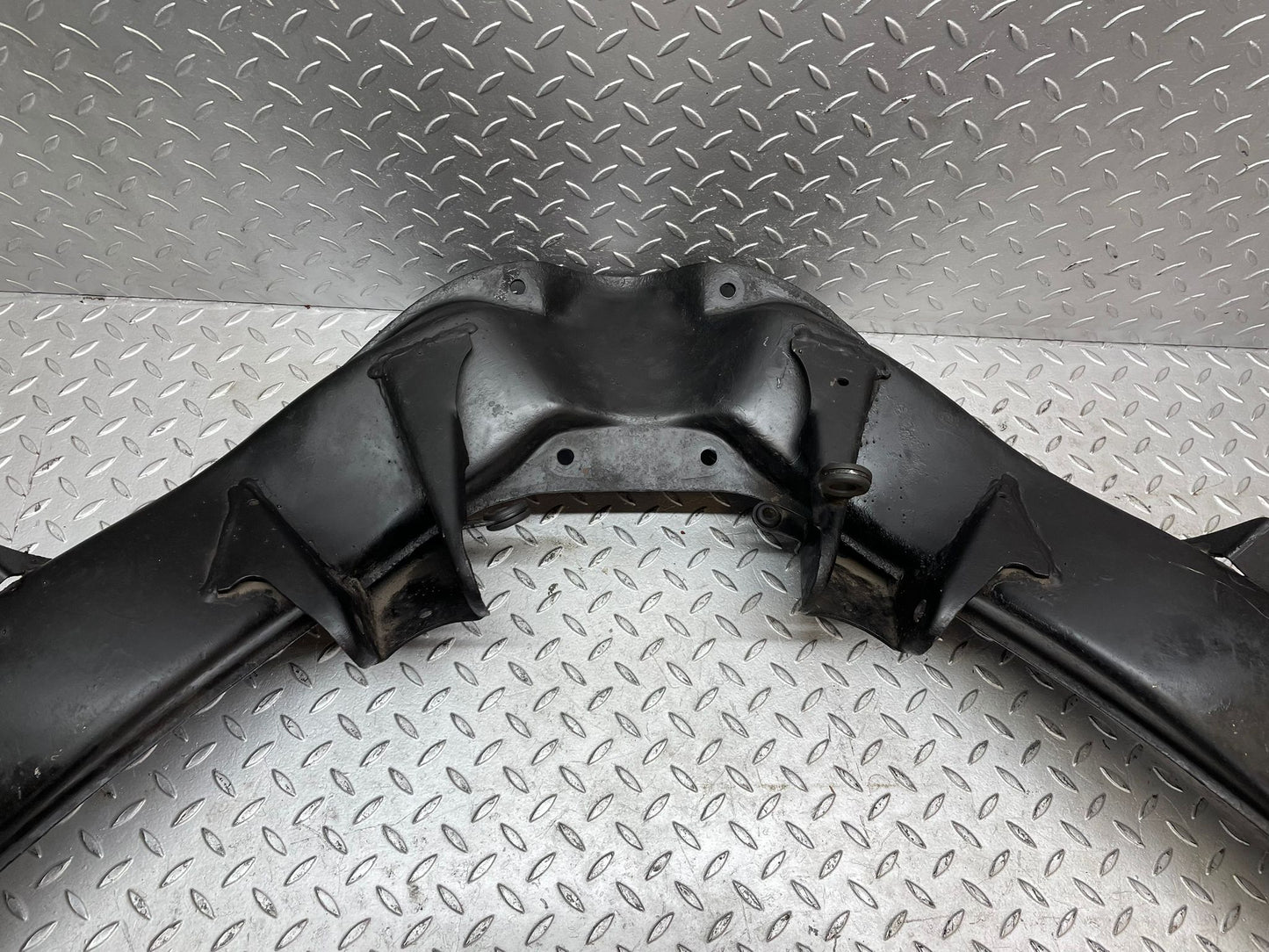 3059 Mercedes-Benz C123 280CE Rear Subframe Axle Carrier Suspension