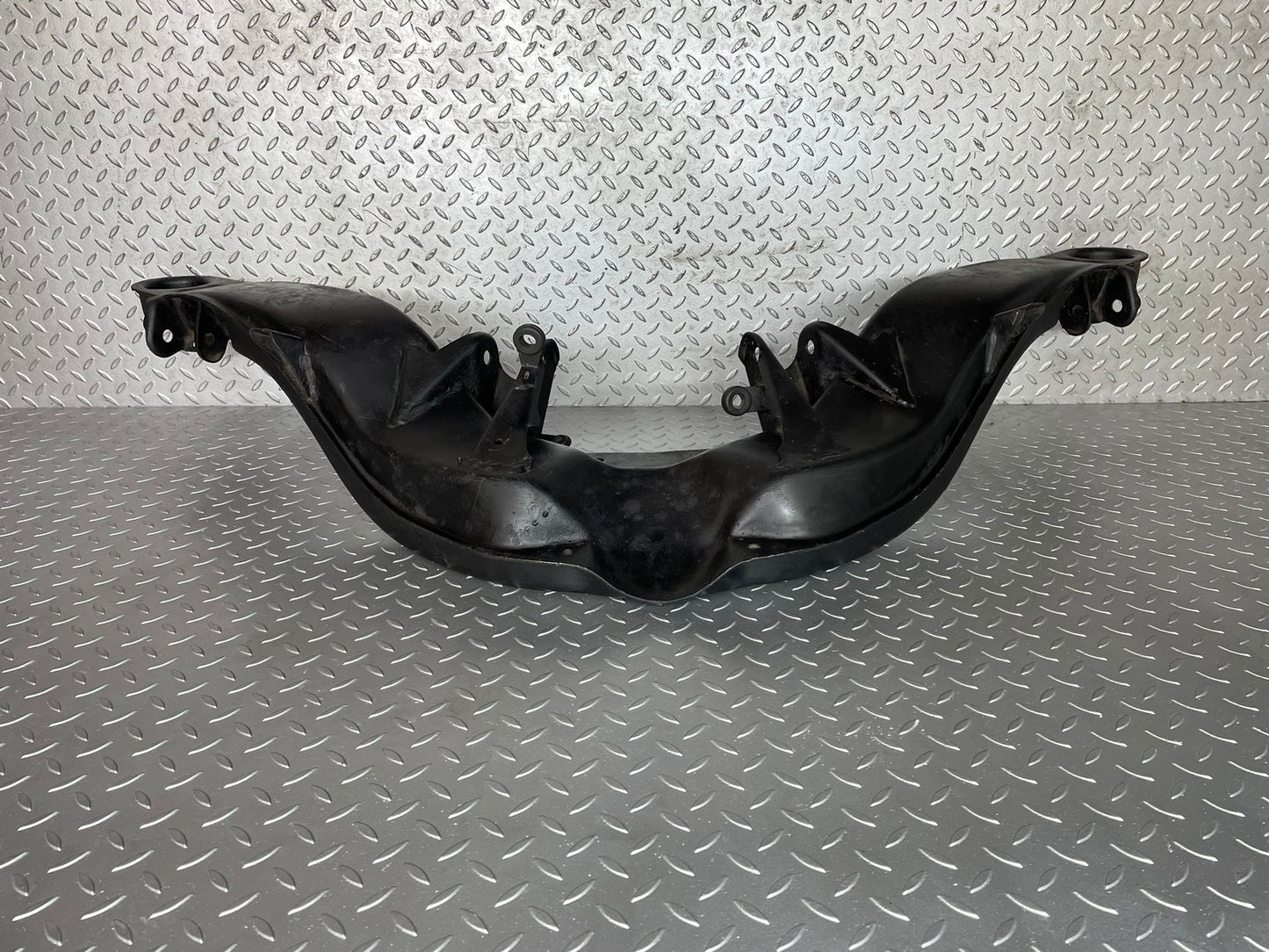 3059 Mercedes-Benz C123 280CE Rear Subframe Axle Carrier Suspension