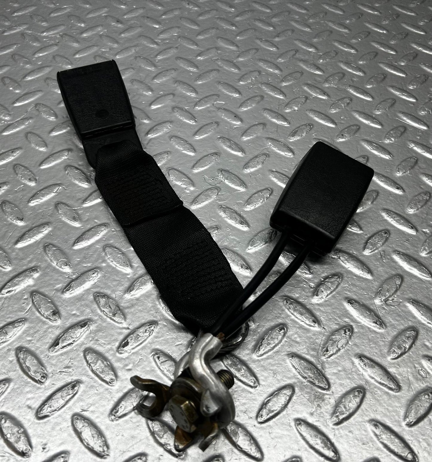 5468 Mercedes-Benz W124 230E Rear Seat Belt Buckles Set 1248608585 1248601696