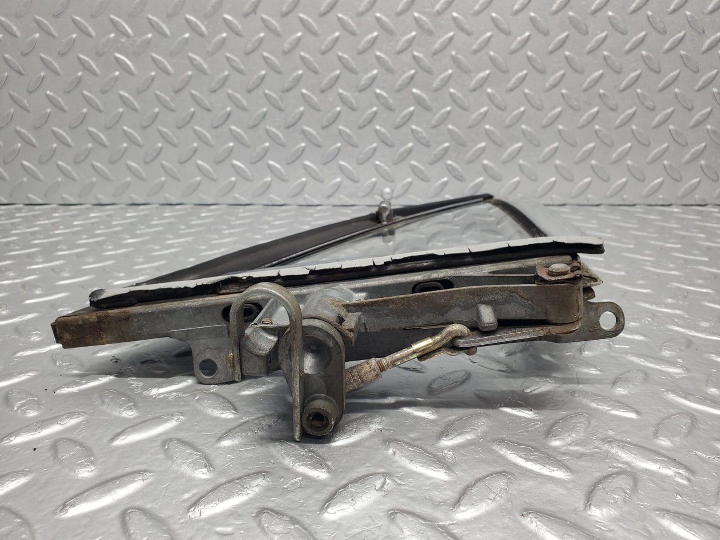 1223 Mercedes-Benz W108 280SE Front Left Quarter Window Glass