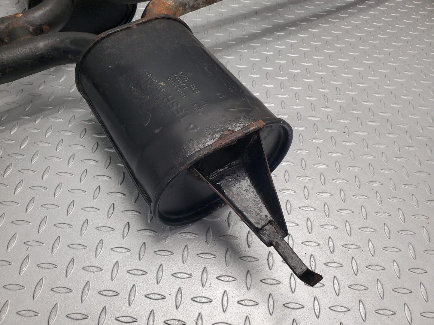 6357 Mercedes-Benz W126 380SE Centre Exhaust Silencer