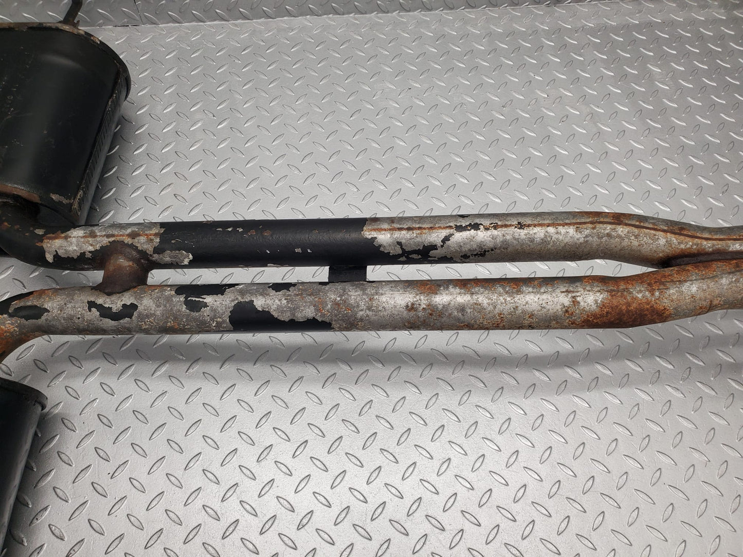 6357 Mercedes-Benz W126 380SE Centre Exhaust Silencer