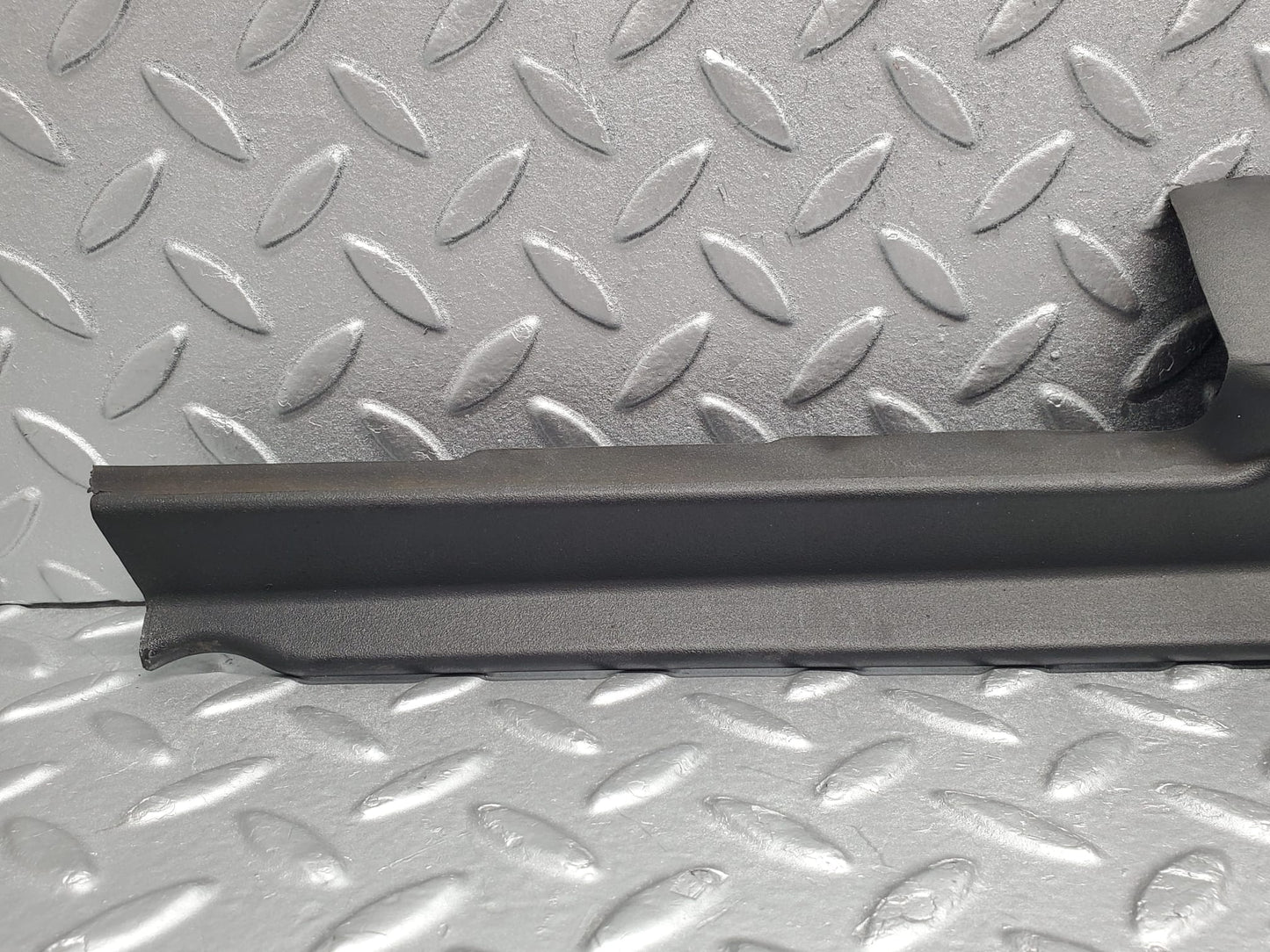 1619 Mercedes-Benz W220 S430 Door Sill Trim Cover Front Left 2206801135