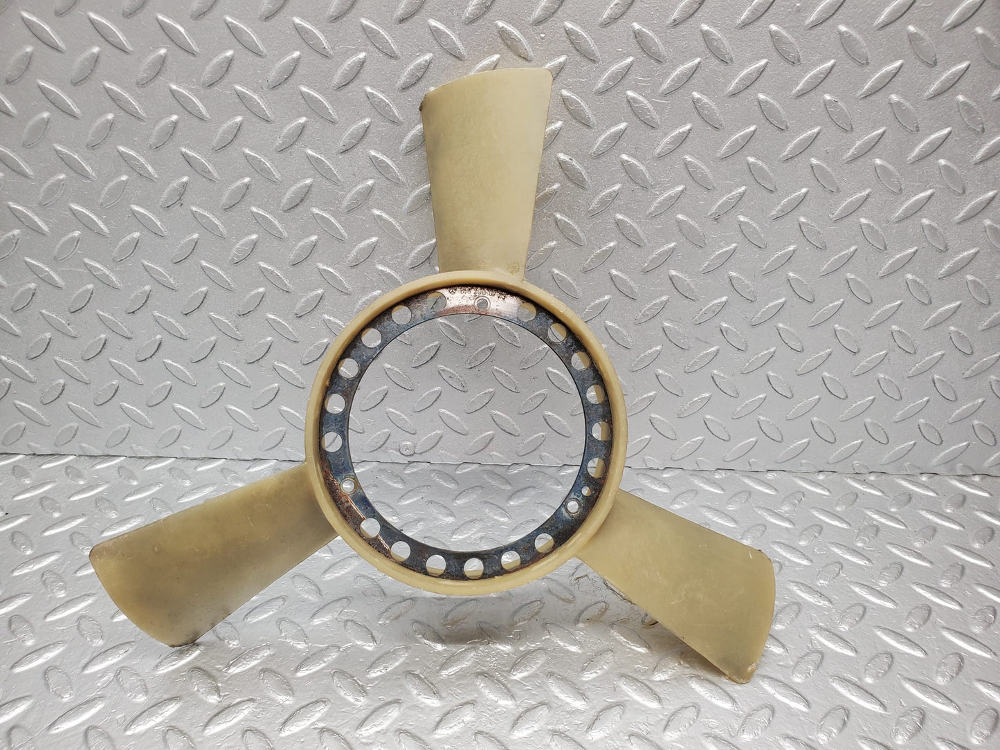 1417 Mercedes-Benz W123 240D Engine Cooling Fan 6162000723