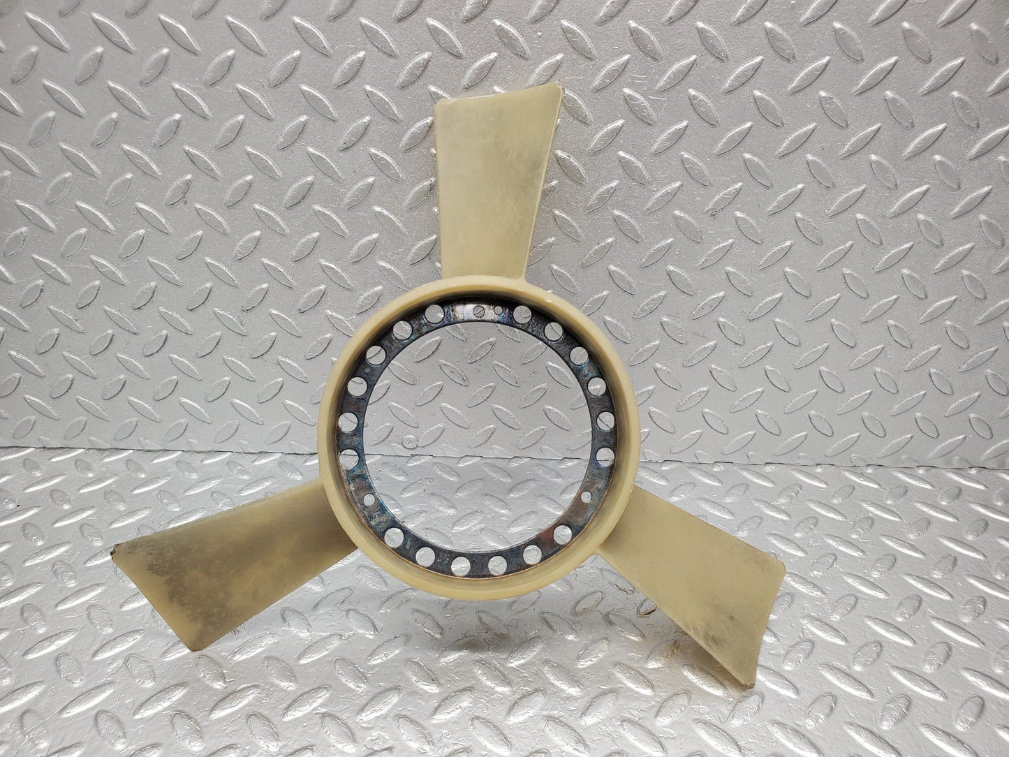 1417 Mercedes-Benz W123 240D Engine Cooling Fan 6162000723