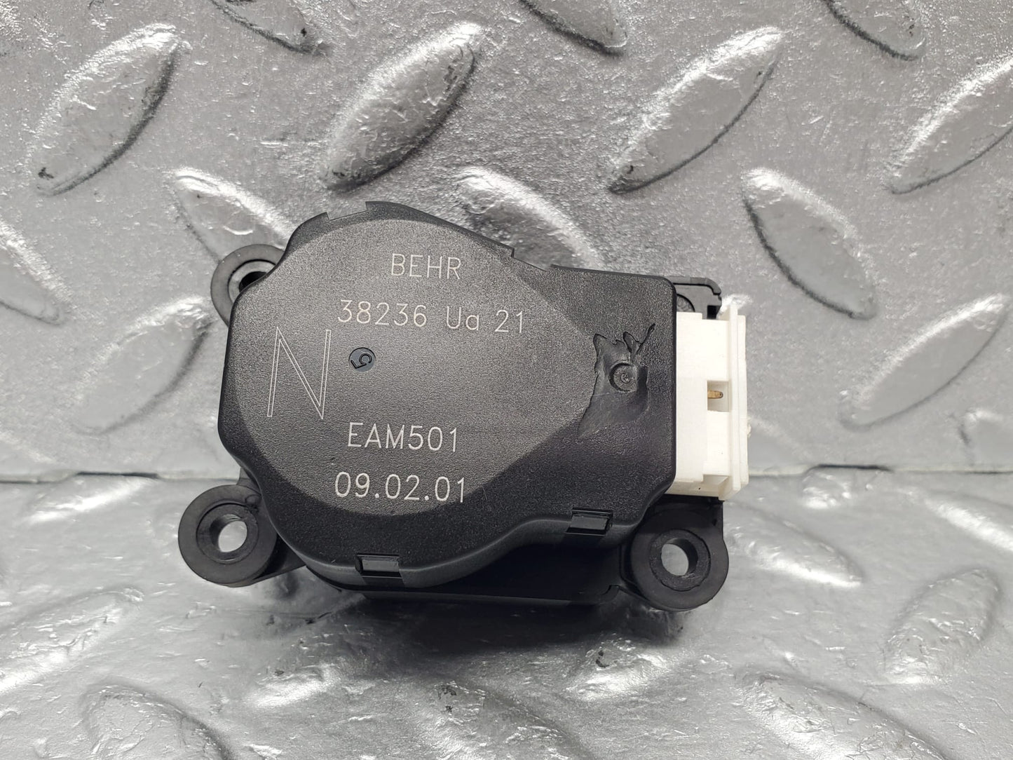 1539 Mercedes-Benz W220 S430 Heater Flap Actuator BEHR 38236