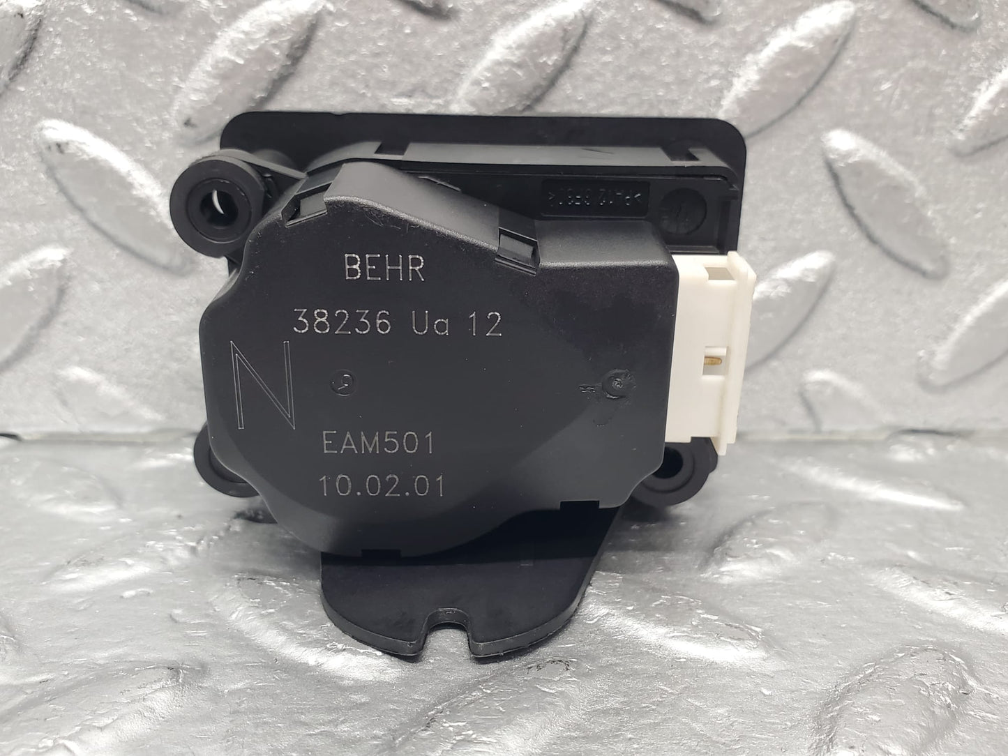 1543 Mercedes-Benz W220 S430 Heater Flap Actuator BEHR 38236