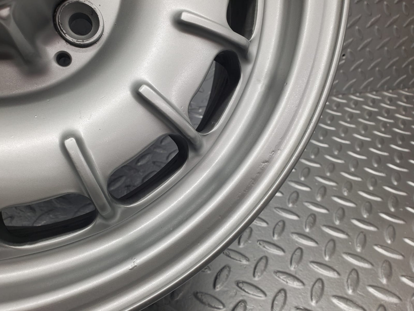 22845 Mercedes-Benz Alloy Wheel Set Mexican Hat 6.5Jx14H2 ET30 1084001002