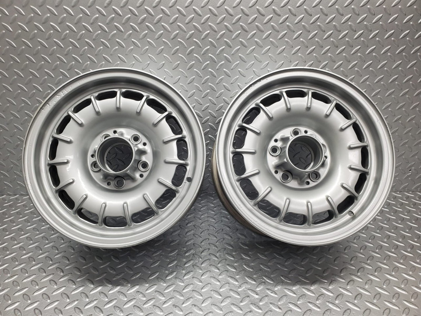 22845 Mercedes-Benz Alloy Wheel Set Mexican Hat 6.5Jx14H2 ET30 1084001002